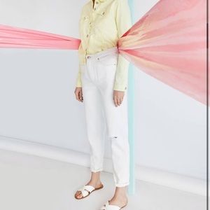 Bershka high rise white mom jeans size 4
